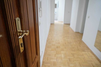 Renovierte 2ZKBB Whg. mit EBK - ca. 4 km ins Zentrum ...