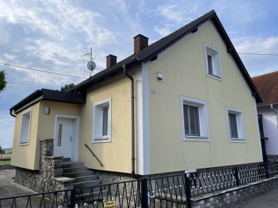 Charmantes Miethaus in Göllersdorf - Moderner Wohnkomfort mit Garten, Garage