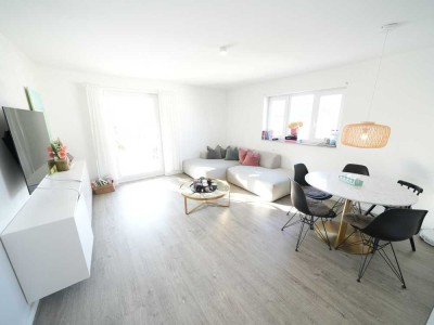 Schöne und helle 4,5 Zimmer Wohnung mit sehr großem Balkon