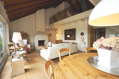 Elegante Maisonette mit Garage und Naturblick vom Balkon in Lev.-Bergisch Neukirchen!