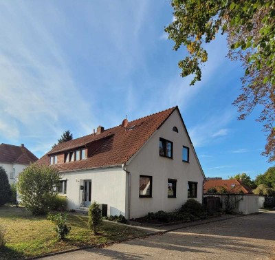 Mehrfamilienhaus TOP Lage in Bierden auf großem Grundstück + Garagenanlage
