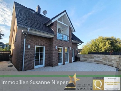Exzellent ausgestattetes, freistehendes Einfamilienhaus mit Solaranlage