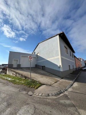 Einfamilienhaus mit großer Terrasse und riesigem Keller/Untergeschoss (ideal für Selbstständige)