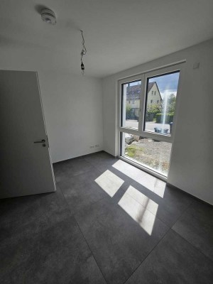 Neue 3-Zimmer-Terrassenwohnung mit Terasse in Gäufelden
