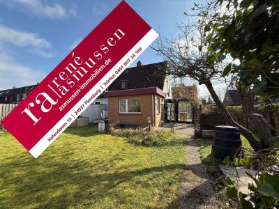 ASMUSSEN IMMOBILIEN - Reihenendhaus in absolut ruhiger Stadtlage