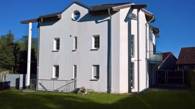 Helle 2-Zimmer-Wohnung mit Balkon, Sauna und Gartenblick (Timmendorfer Strand)