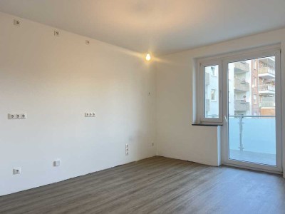 Kernsanierte 2,5-Zimmer-Wohnung mit großzügigem Balkon im Zentrum von Bergisch Gladbach