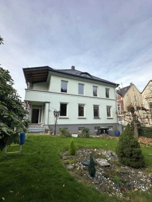 "Oma & Opa ziehen mit ein"  Geräumiges Mehrgenerationenhaus mit großem Garten in SG-Wald