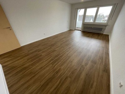 Frisch sanierte 2 Zimmer Wohnung mit Balkon