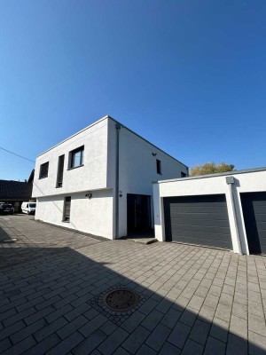 Luxuriöse und großzügige 3-Zimmer Wohnung - mit schöner Dachterrasse in Richtung Westen