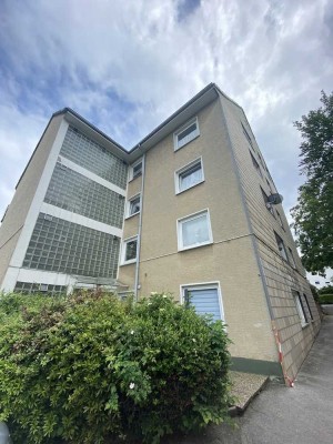Perfekt für Singles!Neu renoviert mit Balkon!