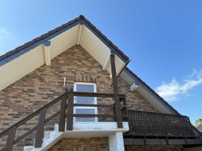 Schöne 5-Zimmer-DG-Wohnung in Mehrhoog mit Balkon und Carport mit 2 Stellplätzen. Glasfaseranschluss