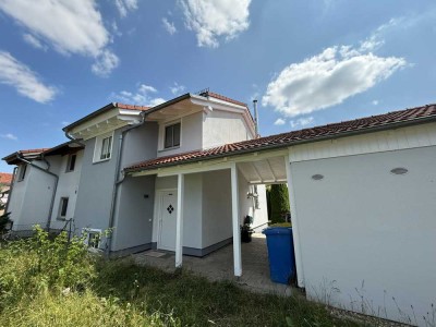 Sehr schöne und ruhig gelegene DHH in Oberndorf