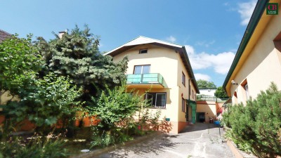 EHEMALIGES WINZERHAUS MIT 2 NEBENGEBÄUDEN UND ORDINATION