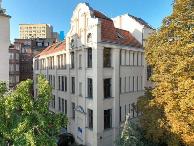 � Mietfrei & möbliert: Loft mit Loggia in Toplage – Altbauflair trifft modernen Komfort