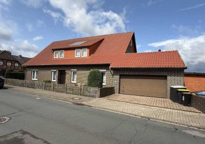 Gepflegte Doppelhaushälfte mit Wintergarten, Sauna und Einbauküche