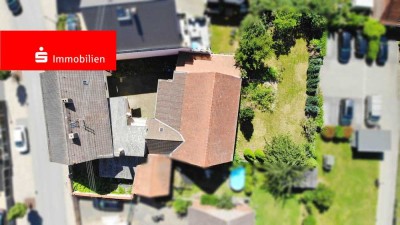 Zwei-Familienhaus mit großer Scheune und hübschem Obstgarten!
