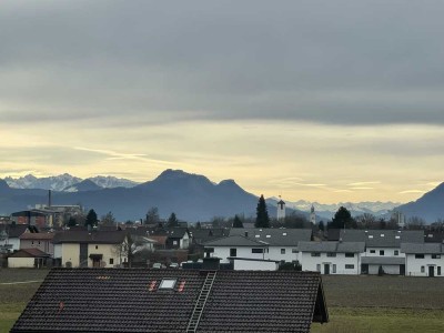 Bergblickpanorama 2-Raum-Wohnung mit Balkon und EBK in Rosenheim