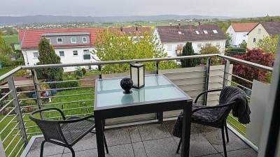 Renovierte 3-Zi-Dachgeschoss-Wohnung mit Balkon und Garten - Direkt am Wald!