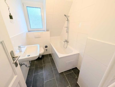 **Wohn(t)raum: +Balkon +frisch gestrichen +neues Tageslichtbad +gemütlich**
