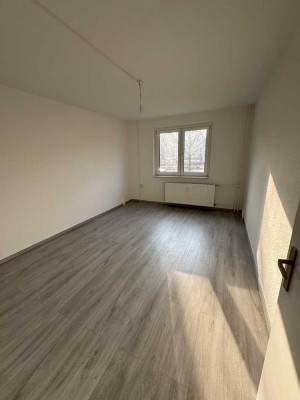 Saniert !!! - 2-Raum-Wohnung in Neue Neustadt