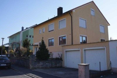 Ansprechende und gepflegte 4-Raum-Wohnung mit gehobener Innenausstattung mit EBK in Iphofen