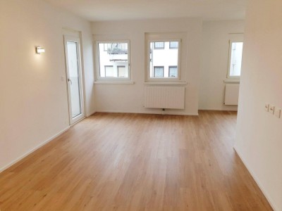 Neu sanierte Wohnung mit edler Küche - nähe Neufelder See!