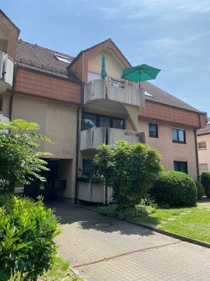 ** Wohnen in Rastatt = Große 3,5-Zimmer Wohnung mit tollem Grundriss, Balkon und Einzelgarage!