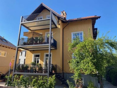 Dachgeschoss-/Penthouse-Traum in historischer Villa, 3Zi, ca. 100m2, Bestlage Traunsteins