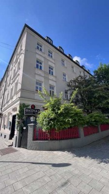 Charmante 5-Zimmer-Wohnung in saniertem Altbau in ruhiger Seitenstraße