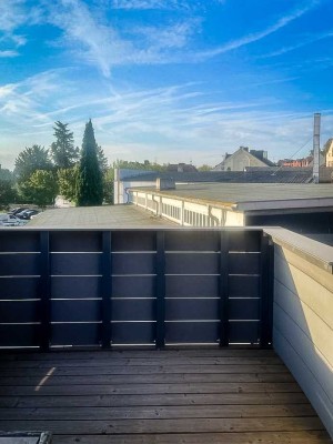 renovierte 2-Zimmerwohnung mit sonnigem Balkon, neuwertiger Einbauküche und Tageslichtbad