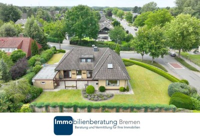Freistehendes Einfamilienhaus mit Ausbaupotenzial und Garage