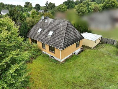 Entwicklungsfähiges, älteres Einfamilienhaus mit zweitem Bauplatz für großes EFH oder Doppelhaus