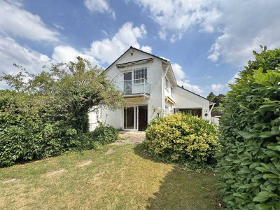 Doppelhaushälfte mit Garten und Garage