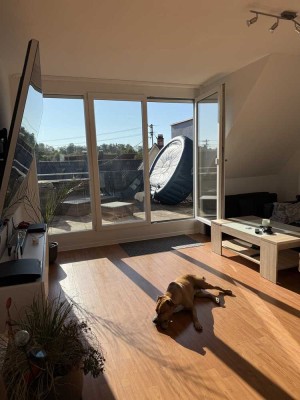 Helle 3-Zimmer Dachgeschosswohnung mit Dachterrasse
