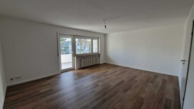 Renovierte 4-Zimmer-Wohnung mit Balkon und EBK in Darmstadt