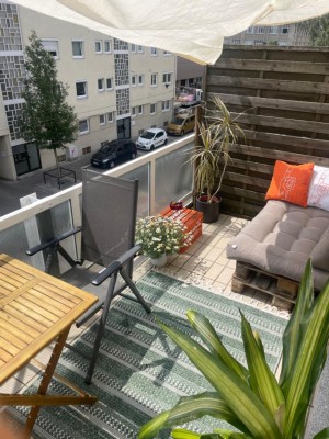 Sehr gut geschnittene und gepflegte 2-Zi-Wohnung (sehr zentral mit Balkon & Stellplatz)