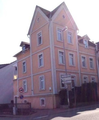 Schöne -helle  großzügige -2 ZKB Altbau-Wohnung mit Laminat !
