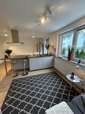 Vollmöblierte geschmackvolle 2,5-Raum-Maisonette-Wohnung mit Terrasse und EBK in Hürth