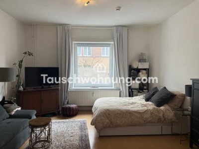 Tauschwohnung: Altbau große Einzimmerwohnung