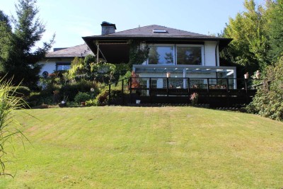Großzügige Villa am Ahlenberg mit Schwimmbad, Doppelgarage, Wintergarten etc....