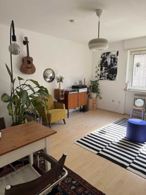 2 Zimmer Wohnung (Wg-geeignet) am Schloss im Grünen