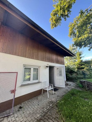 Idyllisches Gartenhäuschen