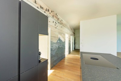 Luxuriöse Dachgeschosswohnung mit Panoramablick und Dachterrasse