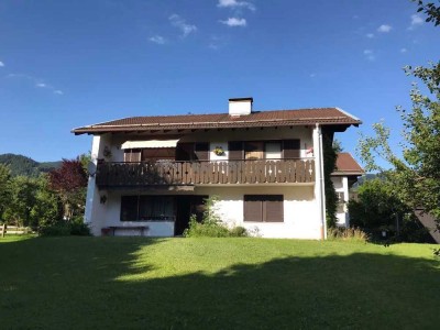 Unterammergau, Stangenäcker, 2 Zi. neuren. Whg. m. Balkon, EBK, Gge., traumhafter Blick, sehr ruhig