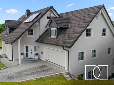 Luxus pur & Fernblick! Hochwertiges Anwesen nahe Bayreuth mit ELW, Traumterrasse und tollem Garten