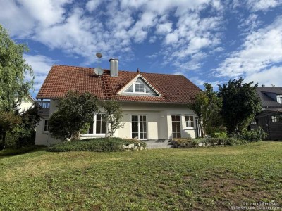 Liebevolles Einfamilienhaus mit Einliegerwohnung in Balzhausen zu vermieten!