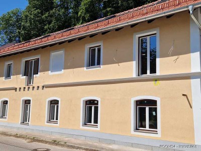 ROOMS4 - Dachterrassenwohnung über zwei Etagen mit großem Balkon