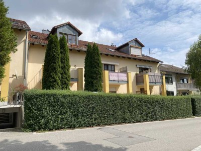 Helle 2–Zimmer–Wohnung mit 2 Stellplätzen in sonniger Südwestlage – Beratzhausen