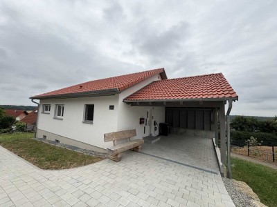 Neuwertiges Einfamilienhaus mit Carport in angenehmer Wohnlage in TO Rot am See